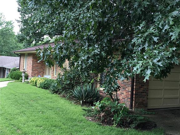 5th image of 6828 Champaigne Ln