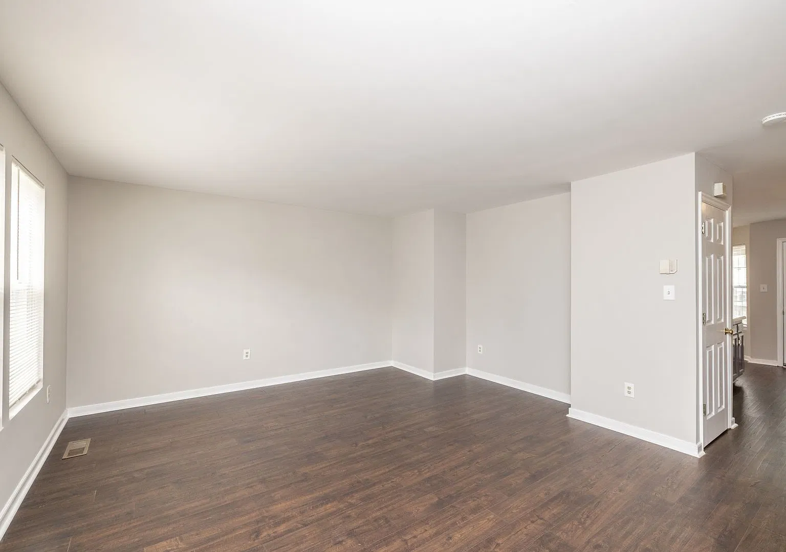 Hidden Gem in Richmond: Charming 3 Bed/2 Bath Home — Photo 4