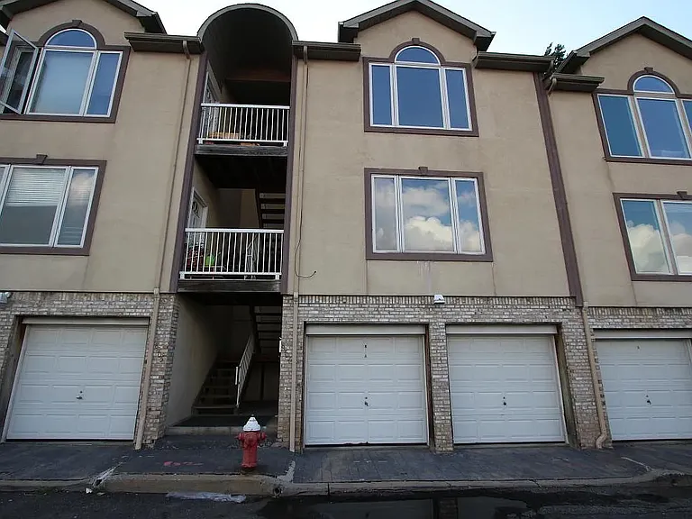 8905-8913 Riverside Pl #8911-1 — Photo 4