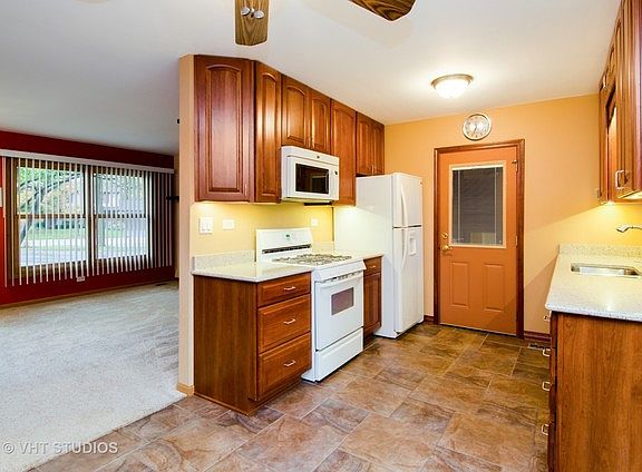 4th image of 971 Heartwood Ln