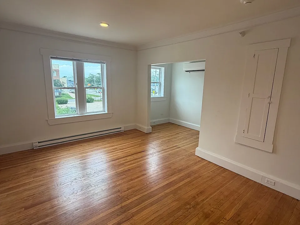 413 Euclid Ave #203