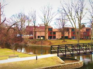 98 Schellinger Sq #98, Mishawaka, IN 46544