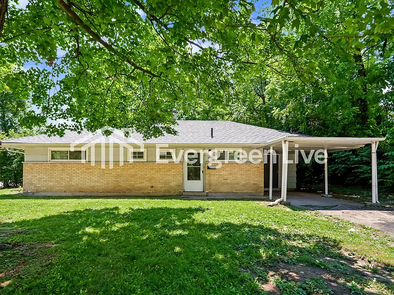 1331 Compton Rd — Photo 1