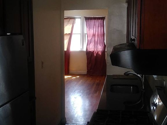 5th image of 21711 Hempstead Ave