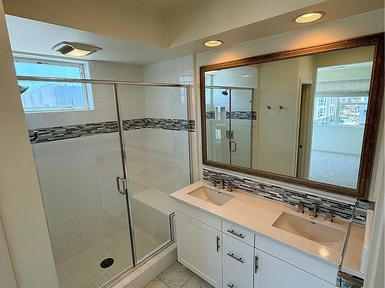 1527 Sullivan Ave — Photo 25