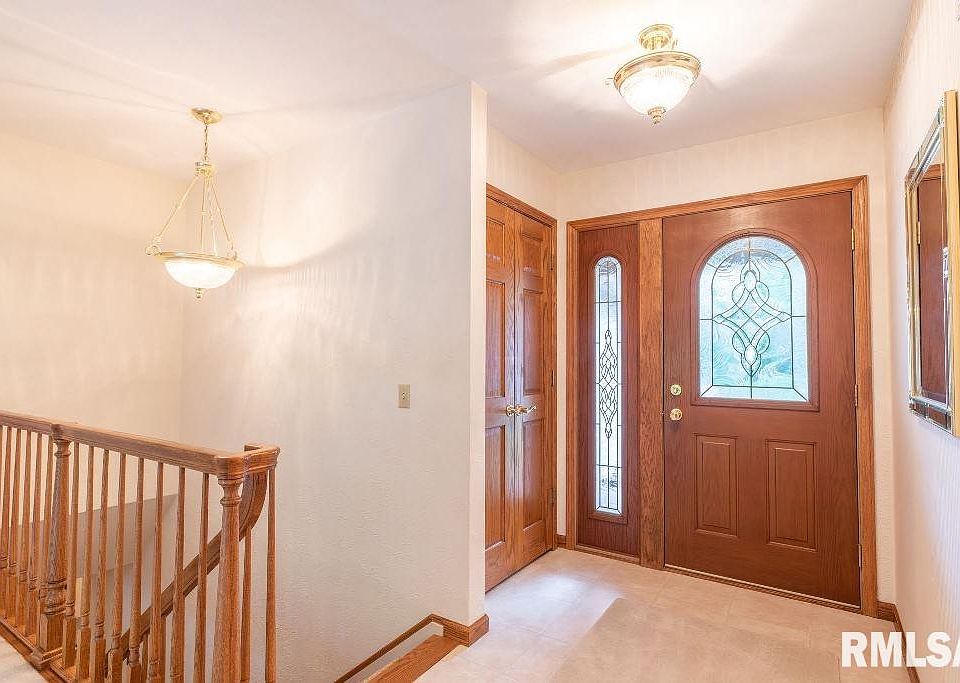 515 Illini Dr, East Peoria, IL 61611 Zillow
