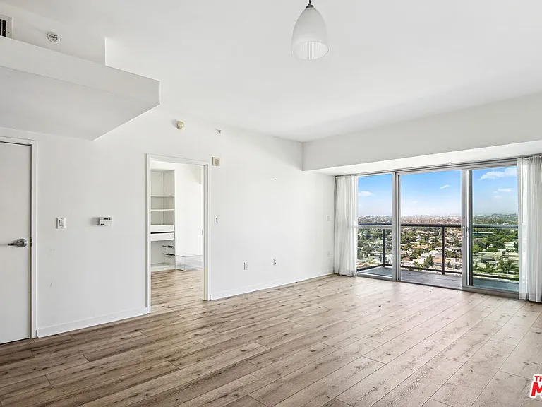 13700 Marina Pointe Dr #1206 — Photo 7