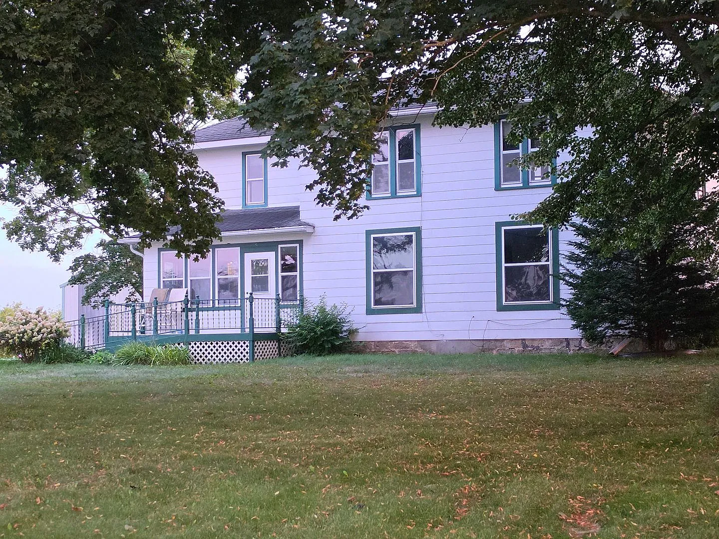 4 bed - 2 bath Country Home For Rent — Photo 2