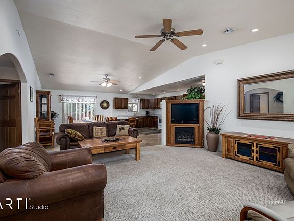 2nd image of 3384 N Park Pl