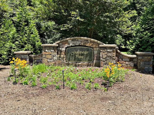 5963 Flintlock Ct, Hickory, NC 28601