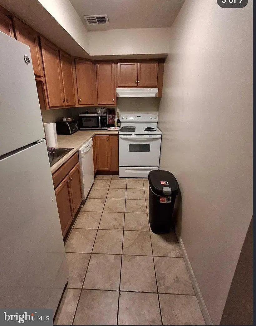 2 bed, 1.0 bath, 1440 sqft, $1,475 — Photo 2
