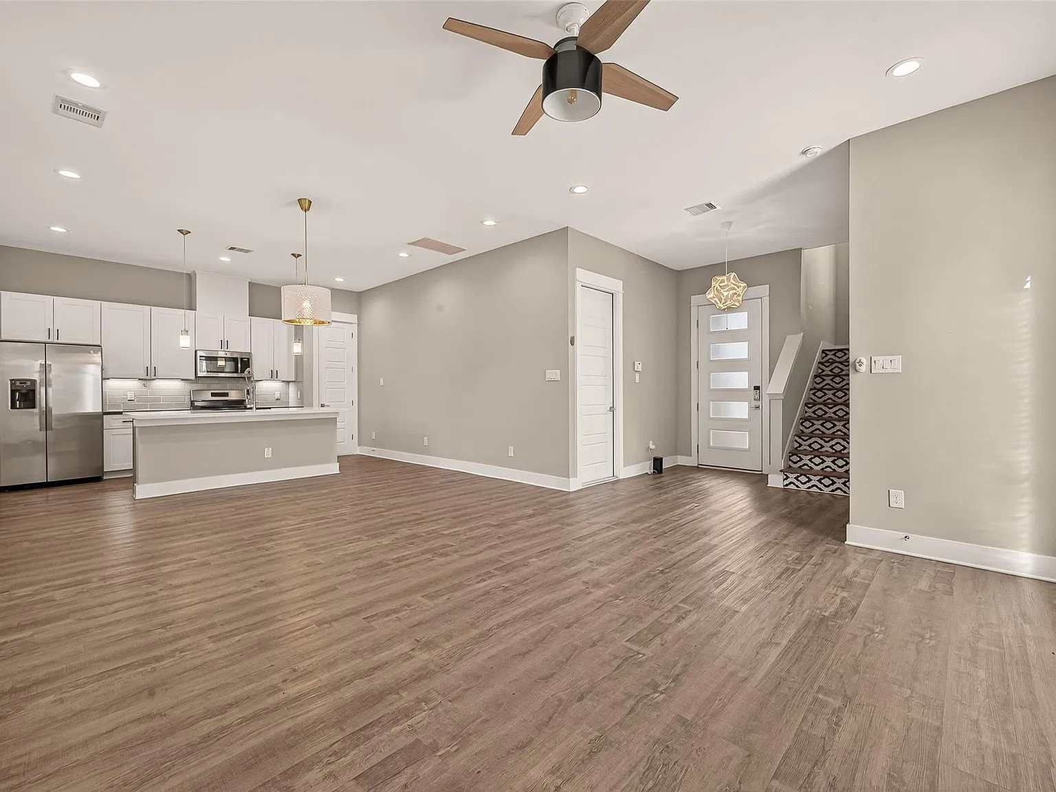 3 bed, 2.5 bath, 1578 sqft, $2,300 — Photo 3