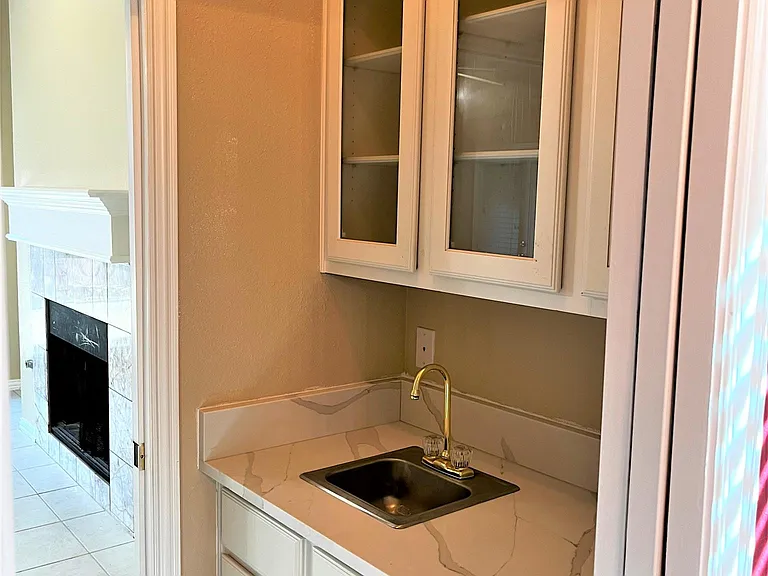 18716 Greenside Dr — Photo 14