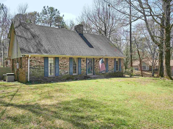 3052 Galaxy Dr, Hueytown, AL 35023