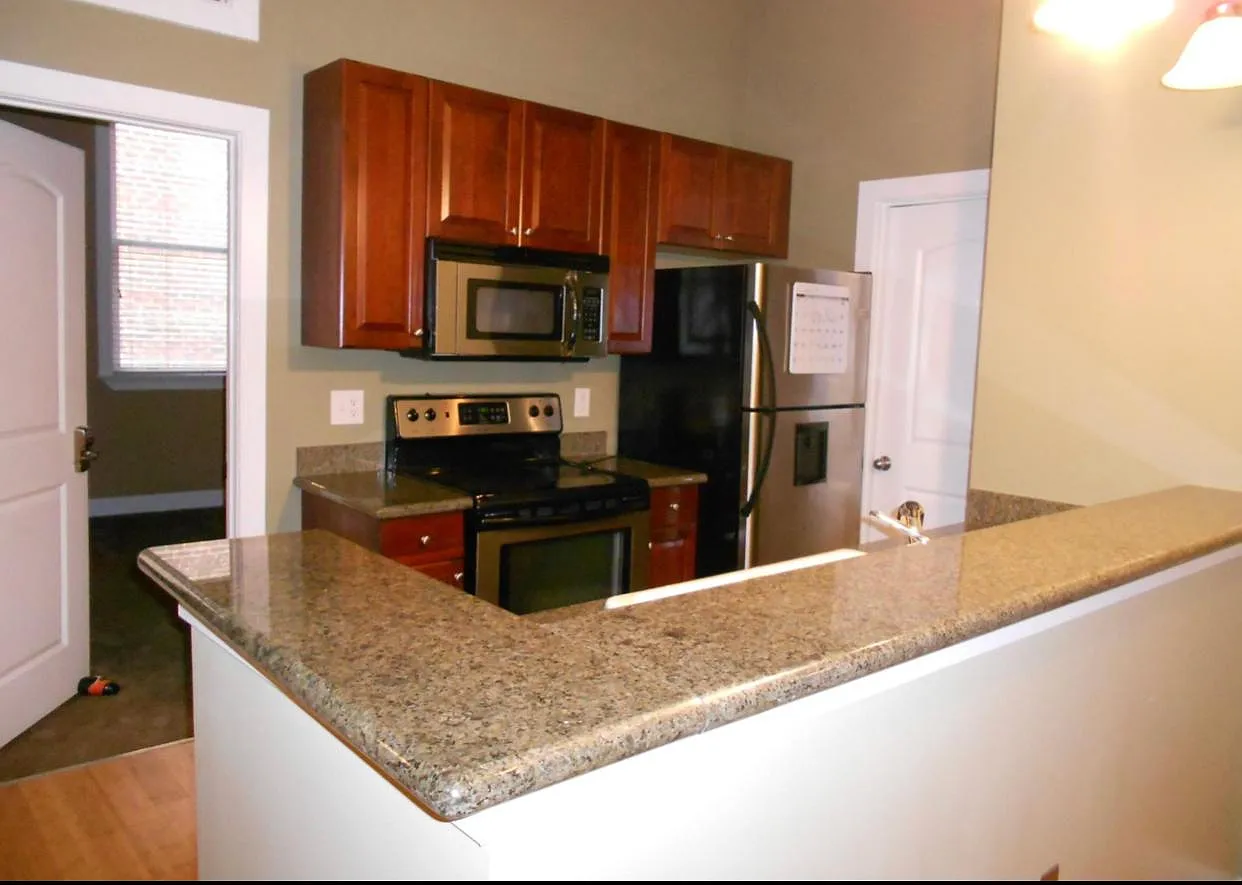 1414 W Marshall St #U305 photo 1