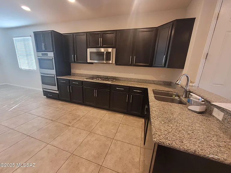 8042 S Dolphin Way — Photo 5