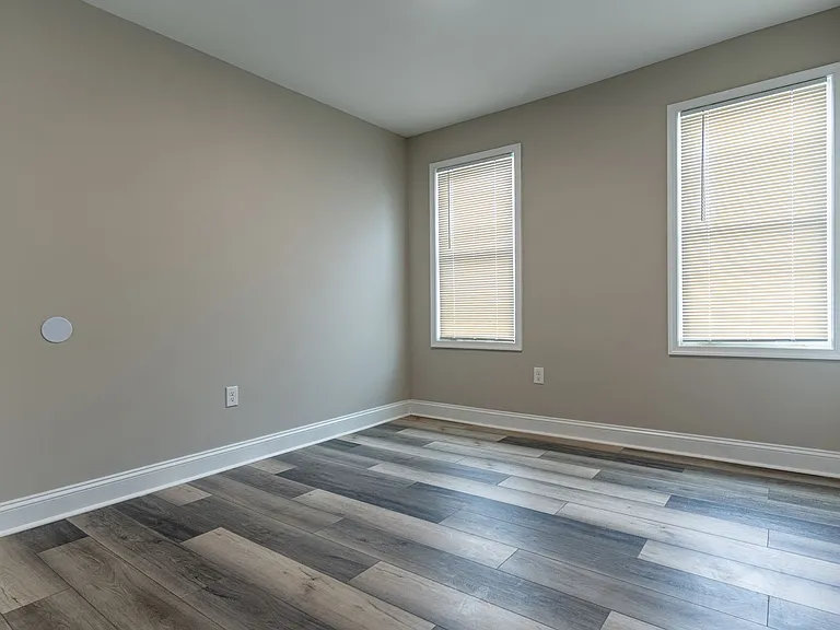 426 Evesham Ave — Photo 17