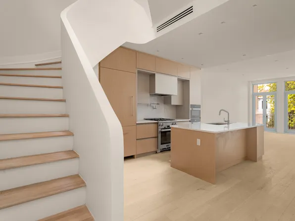 819 Dean Street image 4 of 33