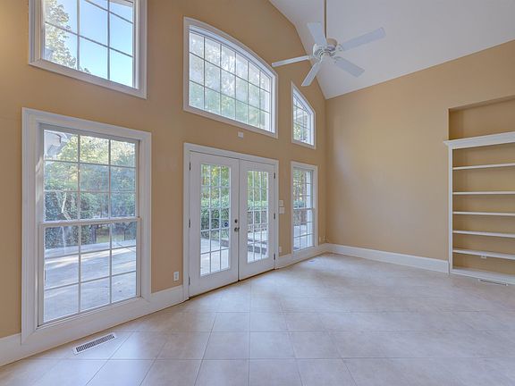 4th image of 64 Redbay Rd