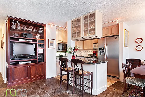 Sold by Rich Associates Real Estate LLC | media 27