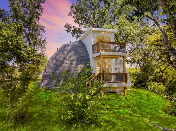 1715 Rock Bluff Rd, Plattsmouth, NE 68048