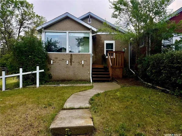 1449 MCINTOSH STREET, Regina, SK S4T 5C4