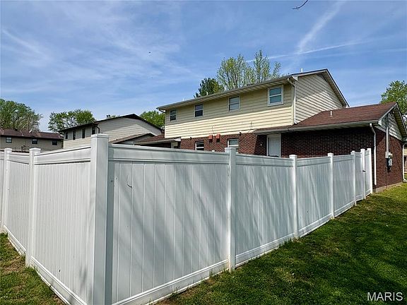 2nd image of 1027 & 1029 Village Ln