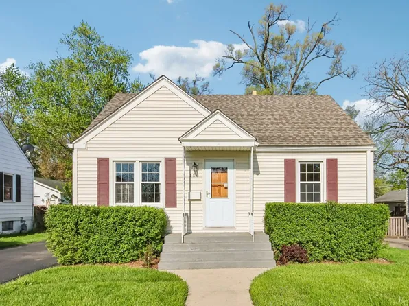 158 N Garfield Ave, Mundelein, IL 60060