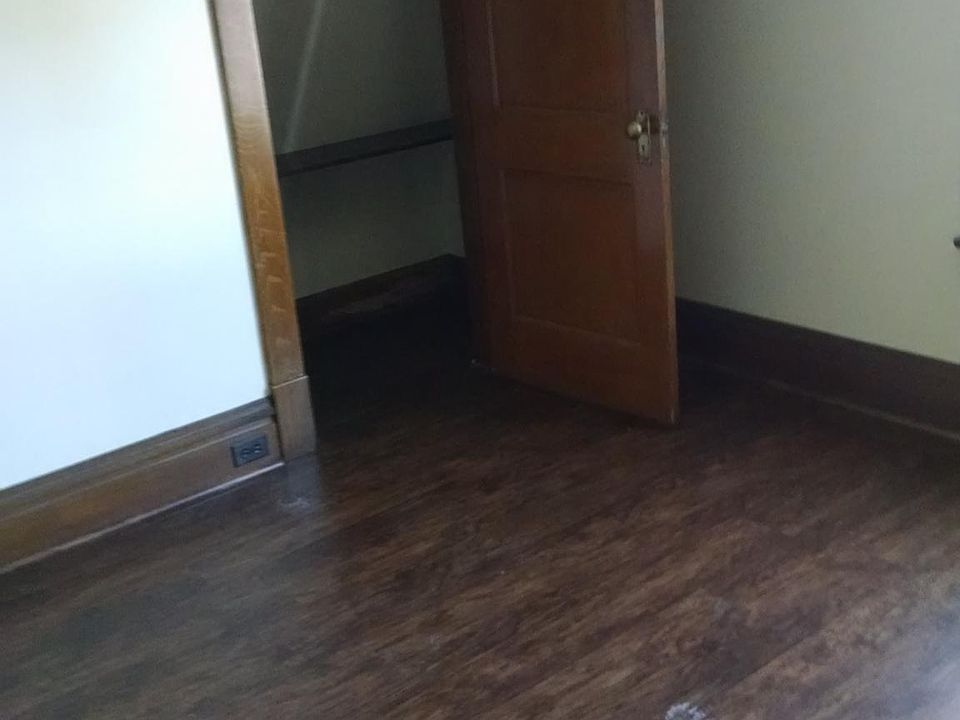 UPSTAIRS BEDROOM