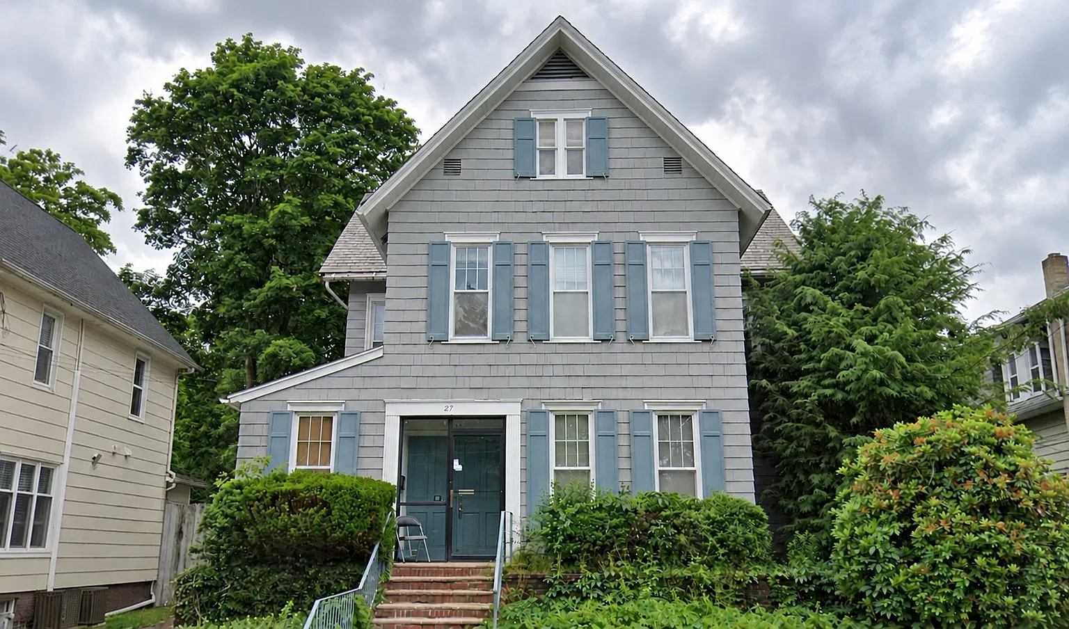 27 Oak St — Photo 1