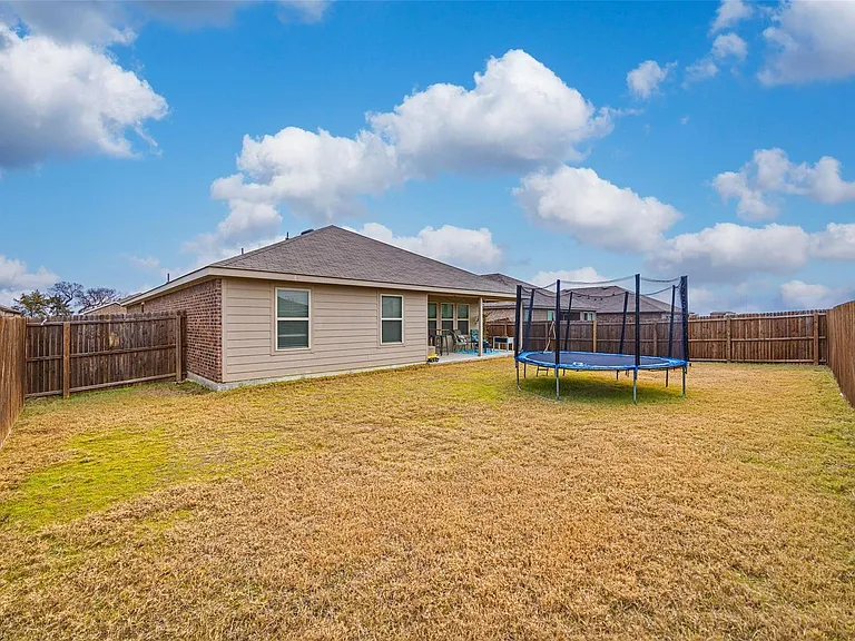 904 Saddle Horn Way — Photo 24