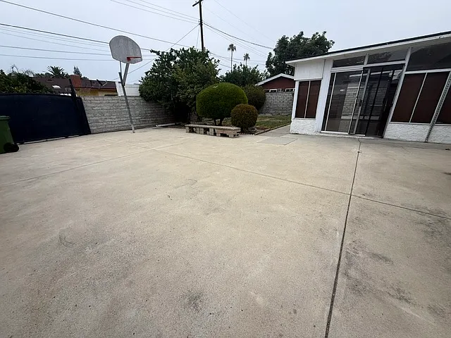 8366 Tampa Ave — Photo 15