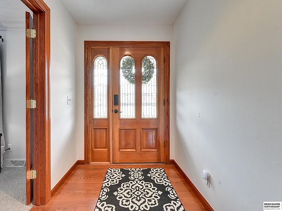 4th image of 1306 S 136th St