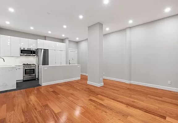 2nd image of 57 W 58th St APT 4H