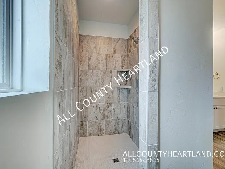 528 NW 175th St — Photo 13