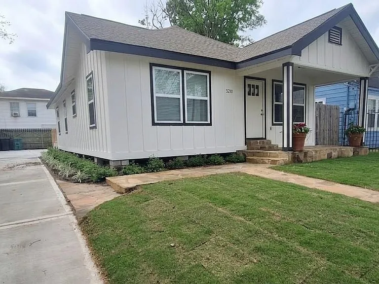 5210 Polk St — Photo 1