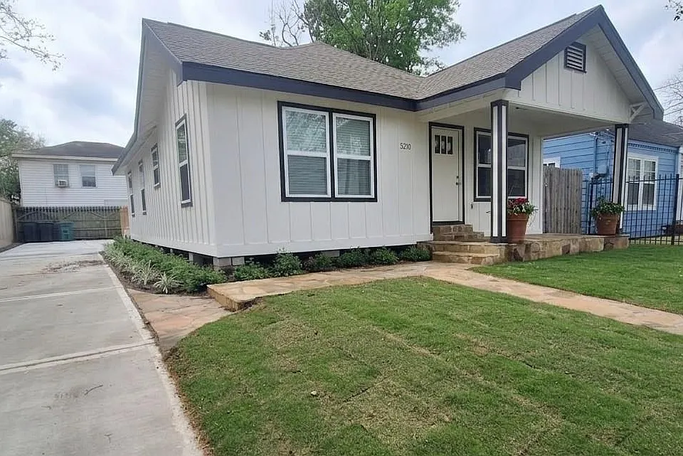 5210 Polk St