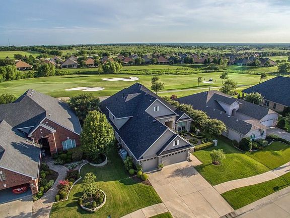4th image of 9913 Grandview Dr