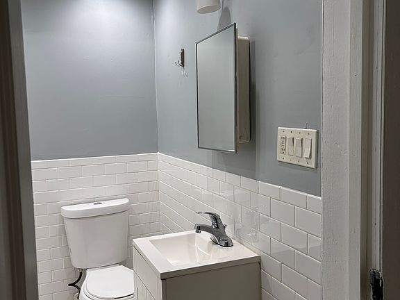 5th image of 1604 Bolton St APT 2R