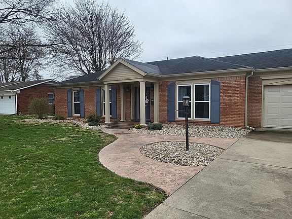 3rd image of 925 Wendemere Dr