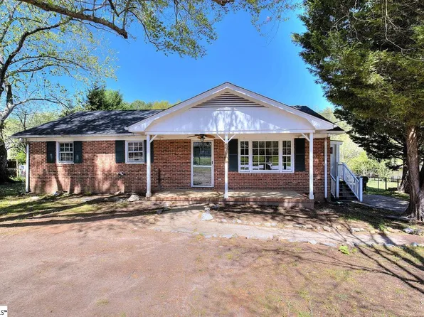 271 Clearview Cir, Travelers Rest, SC 29690