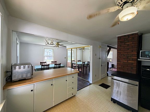 4th image of 112 Merrill Street