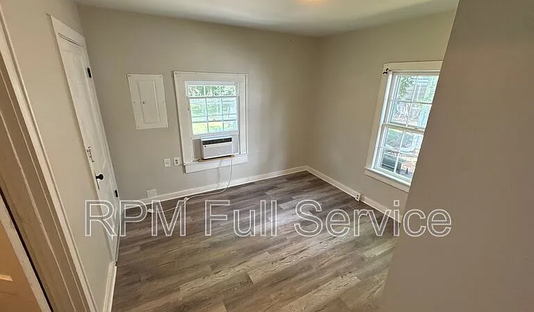 423 Maple St #B — Photo 7