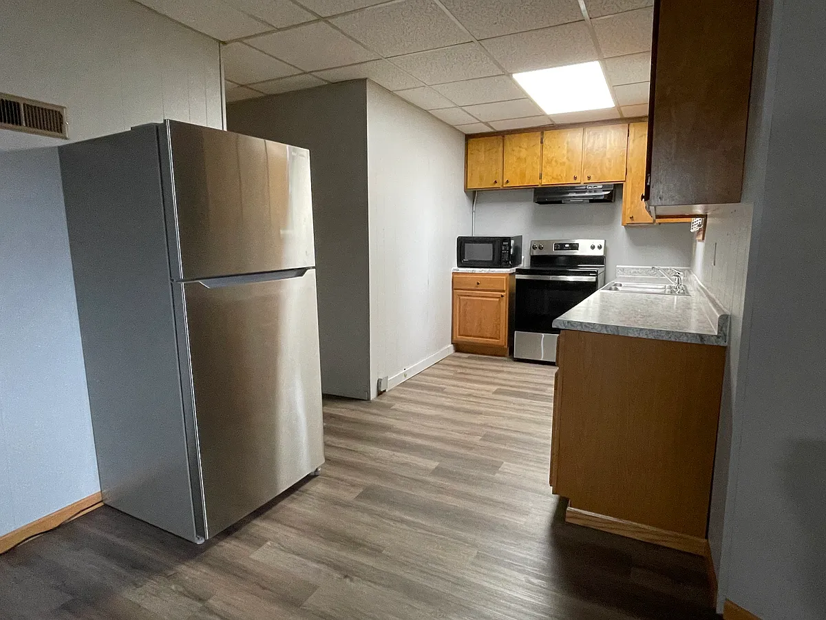 Building Photo - 924 5th St S #2