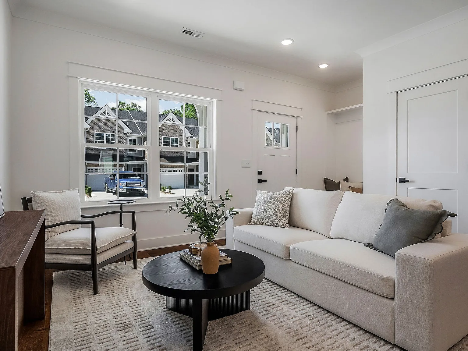 2 bed, 2.5 bath, 1188 sqft, $1,850 — Photo 2
