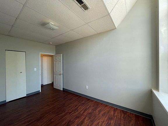 3rd image of 3288 W 58th St APT 26