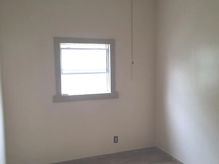 2nd bedroom. New Tile and paint.
