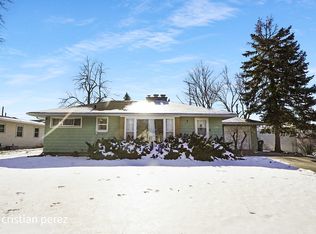 2301 Sweetbriar St, Crest Hill, IL 60403