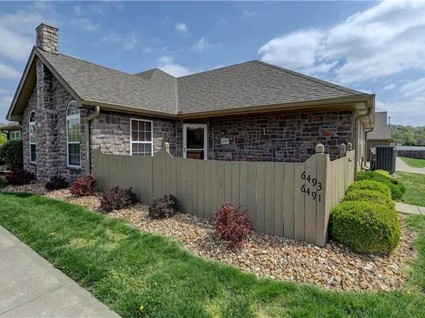 6491 N Circle Dr, Gladstone, MO 64118