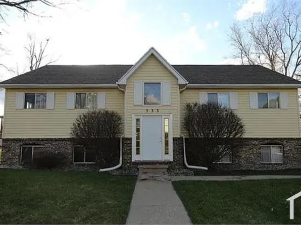 533 Stone Ridge Dr, Lansing, MI 48917